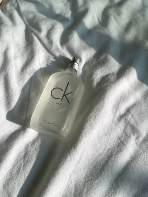 CK One by Calvin Klein – Fresh Unisex Fragrance with Citrus and Musk Notes